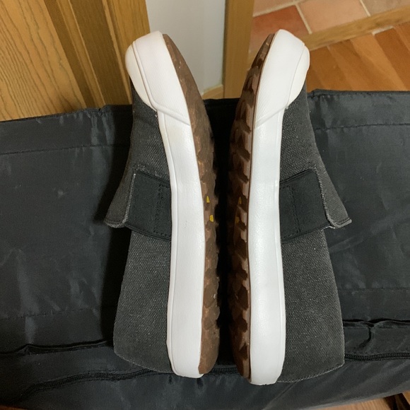 KEEN Shoes - Picture 6 of 12